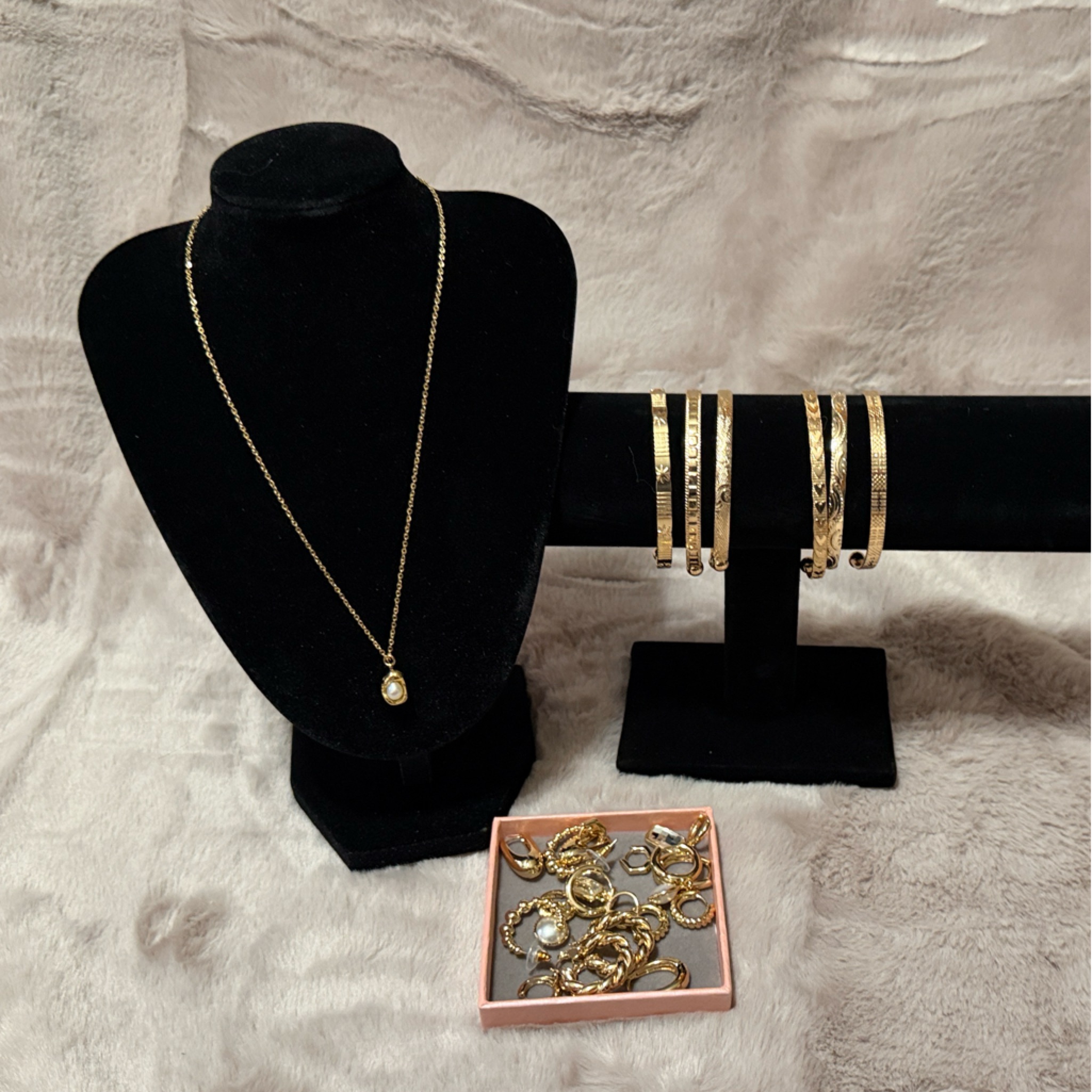 Elegant Gold Jewelry Set Nwot Fashion Jewelry